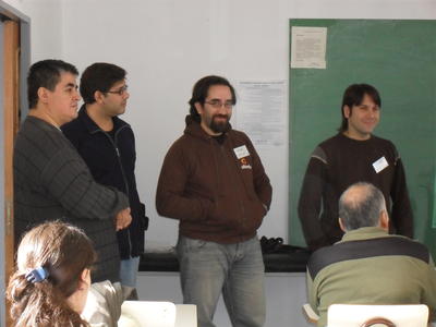 FLISoL_2010_(G_Catan)-Introducing_lecturers.jpg