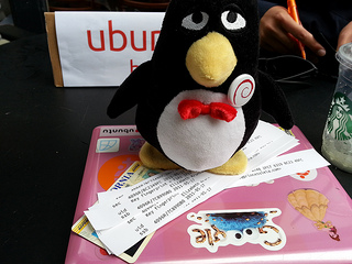 ubuntu_hour_keysigning_july_2013_sm.jpg