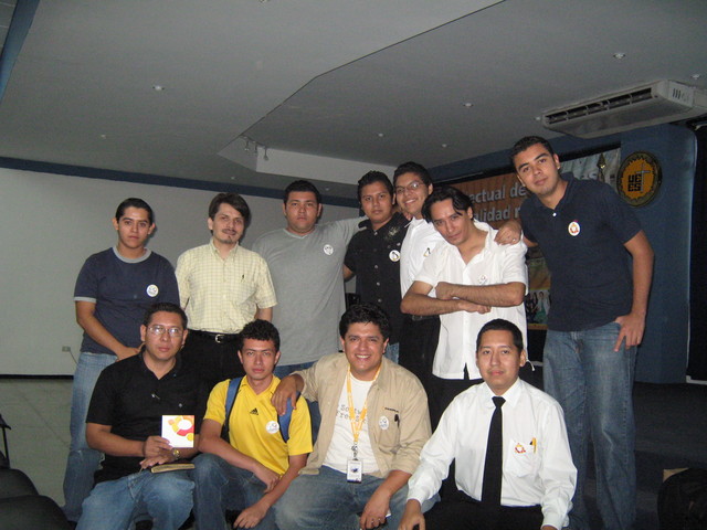 ElSalvadorTeam/grupo-ubuntu.jpg